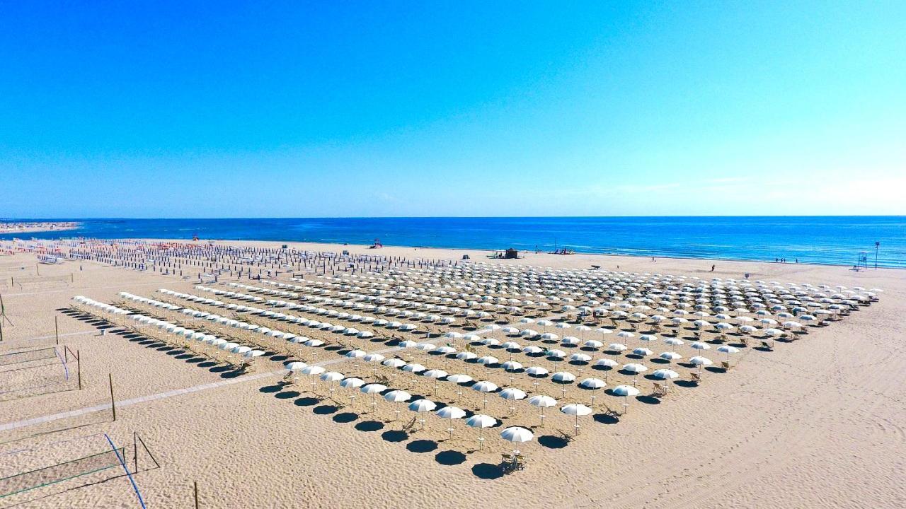 Dena Chalets - Lido Di Spina At The Beach מראה חיצוני תמונה